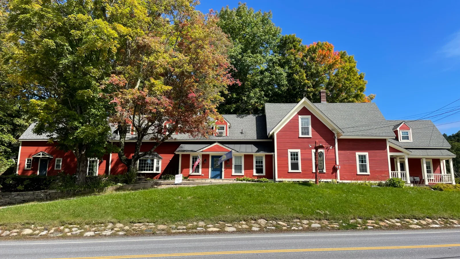 Deerfield Valley Inn — a red clapboard country inn near Mount Snow, Vermont